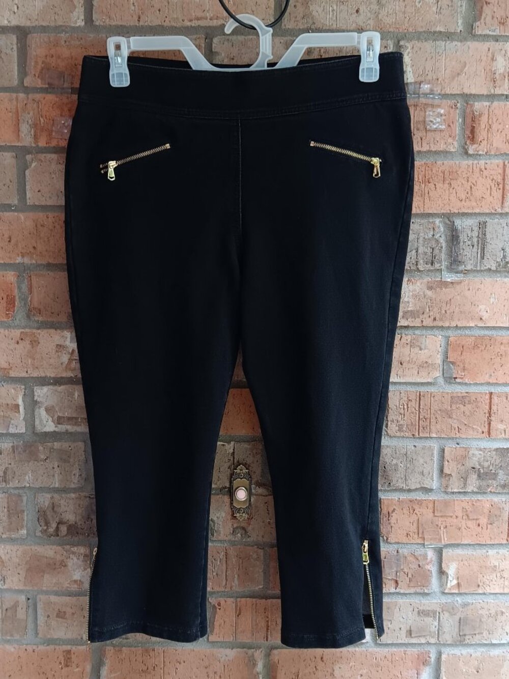 Nygard Slims Capri Pants Womens Large Pockets Ankle Zip Black Nylon Stretch